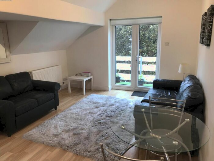 2 Bedroom Flat To Rent In Rathen Road, Withington, M20