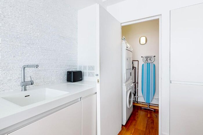 2 Bedroom Apartment To Rent In Northburgh Street, London, EC1V