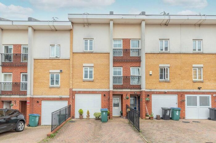 Studio To Rent In The Gateway, Watford, WD18