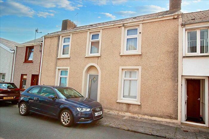 3 Bedroom Terraced House For Sale In Clarence Street, Pembroke Dock, SA72