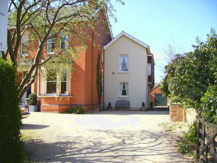 1 Bedroom Flat To Rent In Moorend Park Road, GL53