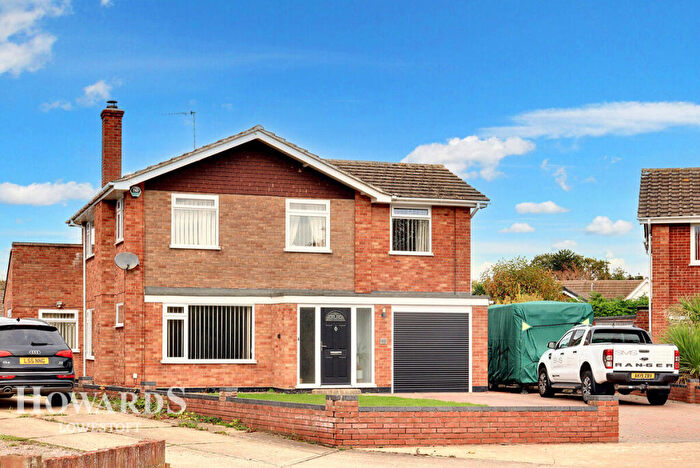 4 Bedroom Detached House For Sale In High Beech, Lowestoft, NR32
