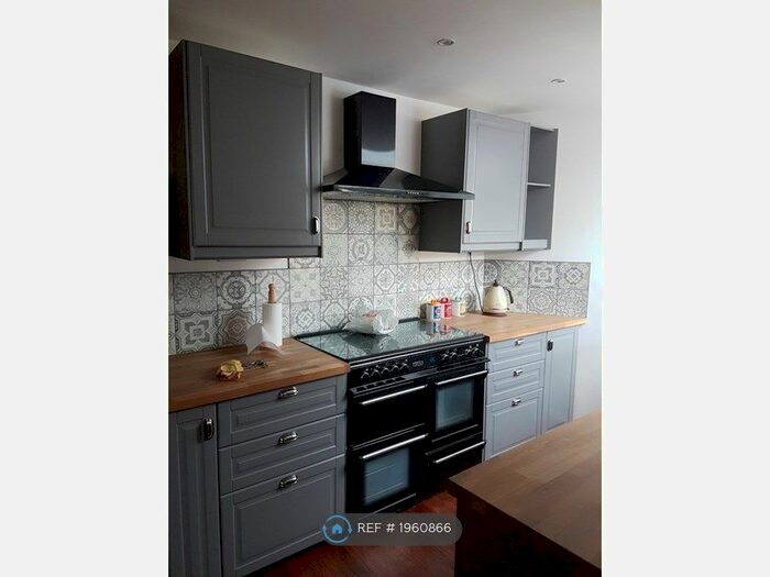 4 Bedroom Detached House To Rent In Well Hall Rd, London, SE9