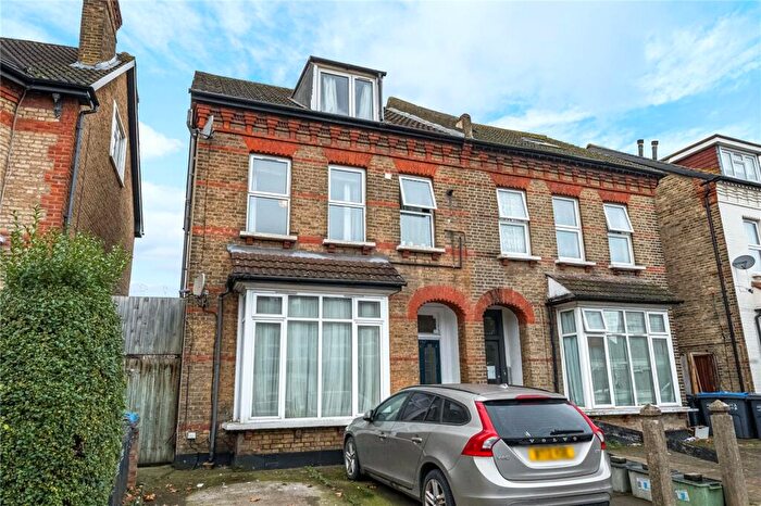 2 Bedroom Apartment For Sale In Portland Road, London, SE25