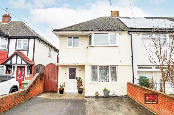 4 Bedroom End Terrace House For Sale In Ashridge Way, Sunbury-On-Thames, TW16