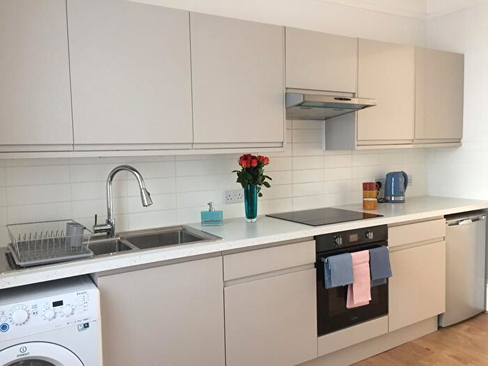 1 Bedroom Terraced House To Rent In Lansdowne Square, Hove, East Sussex, BN3