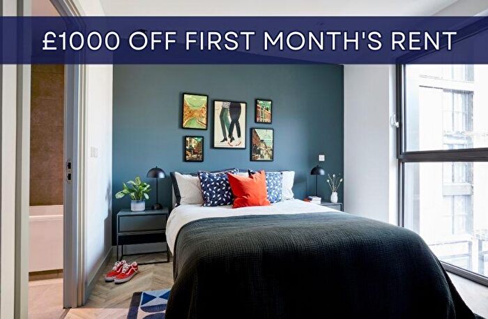 2 Bedroom Apartment To Rent In Dovetail, Box Makers Yard, BS2