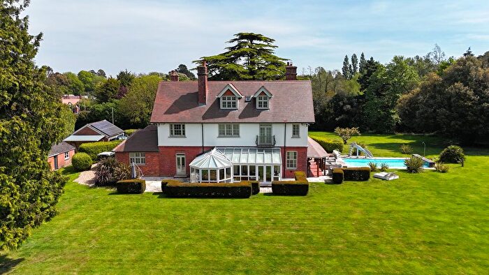 6 Bedroom Detached House For Sale In Sopley, Christchurch, BH23