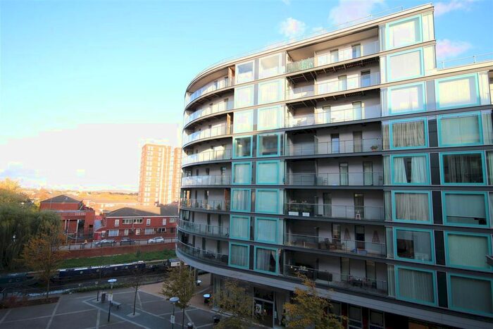 1 Bedroom Flat To Rent In Station Approach, Hayes, Middlesex, UB3