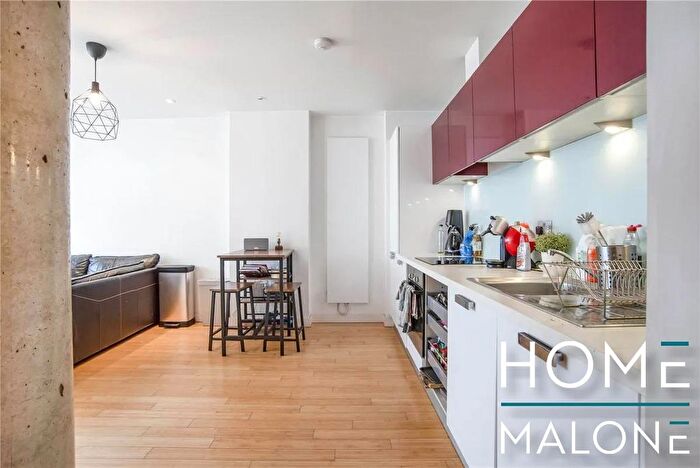 2 Bedroom Flat To Rent In Soda Studios, Kingsland Road, London, E8