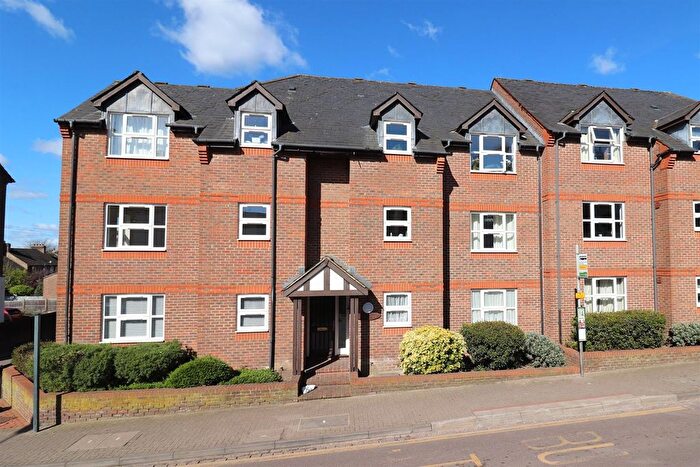2 Bedroom Flat For Sale In Alma Road, St. Albans, AL1