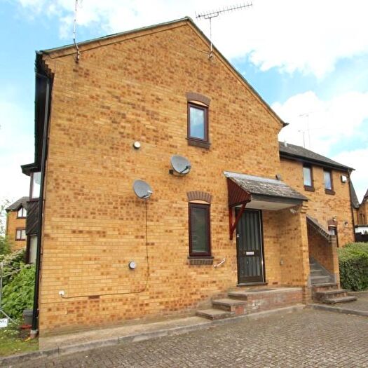 Studio To Rent In Badgers Close, Harrow, HA1