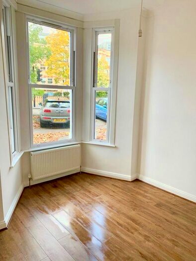 1 Bedroom Flat To Rent In The Vale, London, W3