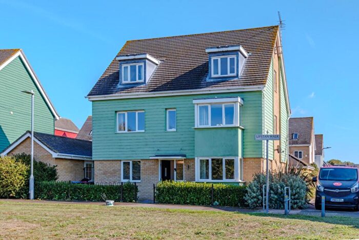 5 Bedroom Detached House For Sale In Lifstan Walk, Southend-On-Sea, SS2