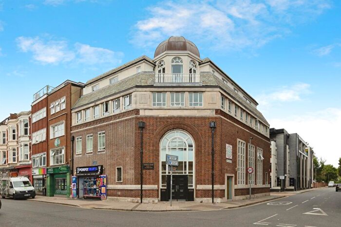 2 Bedroom Flat For Sale In Osborne Road, Southsea, PO5
