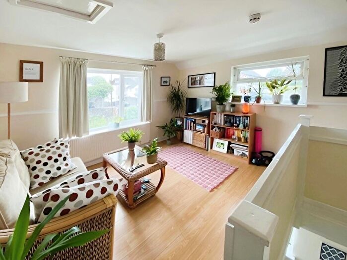 1 Bedroom Maisonette To Rent In Stacey Road, Roath, CF24