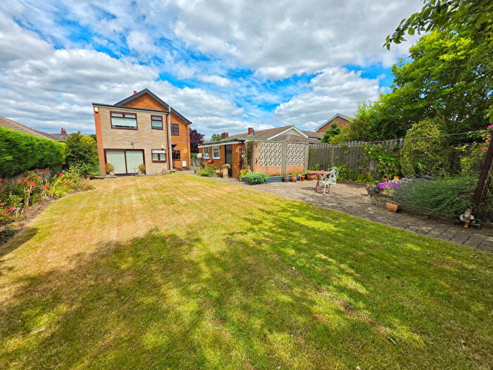 4 Bedroom Detached House For Sale In Weet Shaw Lane, Cudworth, Barnsley, S72