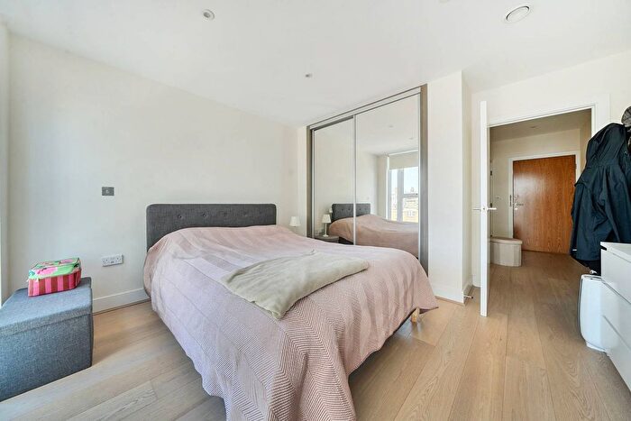 1 Bedroom Flat For Sale In Ravilious House, Hammersmith, London, W6