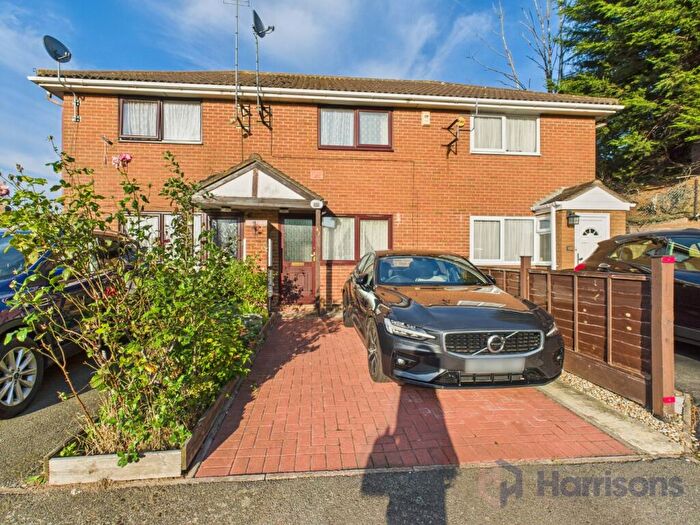 2 Bedroom Terraced House For Sale In Hewitt Close, Gillingham, Kent, ME7