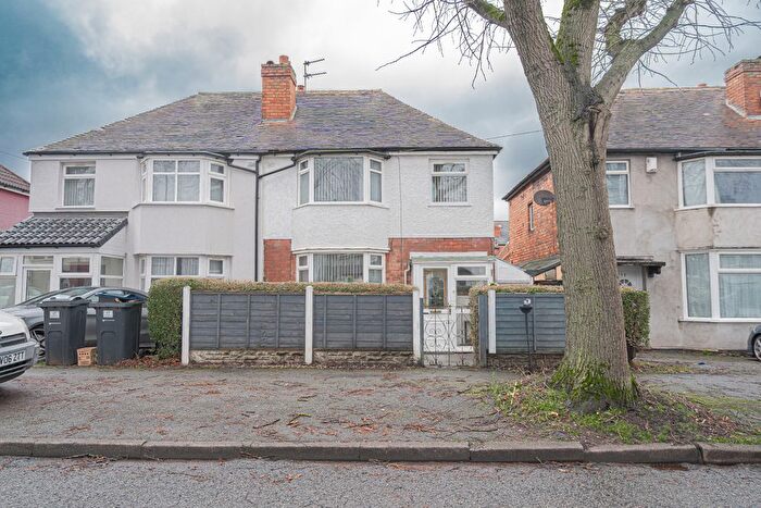 3 Bedroom Semi Detached House For Sale In Melrose Road, Perry Barr, Birmingham, B20