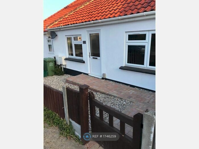 2 Bedroom Bungalow To Rent In Rectory Gardens, Basildon, SS13