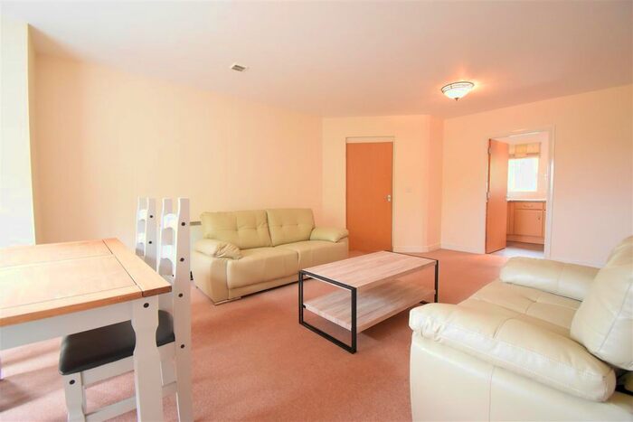 2 Bedroom Flat To Rent In Pershore Road, Selly Park, Birmingham, B29