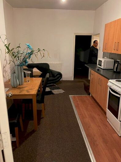 2 Bedroom Flat To Rent In Broad Street, Parkgate, Rotherham, South Yorkshire S62