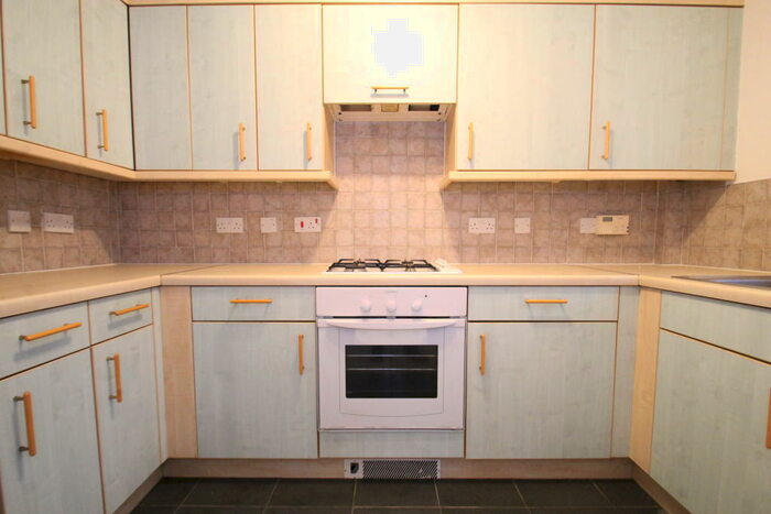 2 Bedroom Apartment To Rent In Highfield Close, Hither Green, SE13