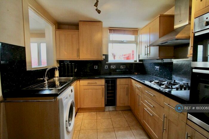 3 Bedroom Terraced House To Rent In Sutherland Road, Croydon, CR0