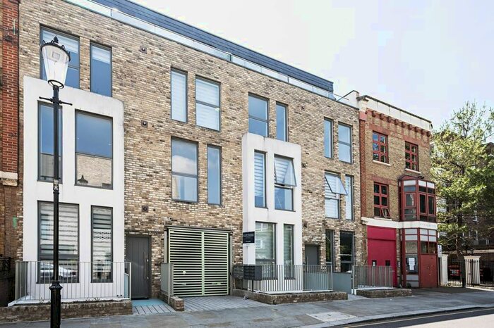 3 Bedroom Flat To Rent In Southern Row, Ladbroke Grove, London, W10