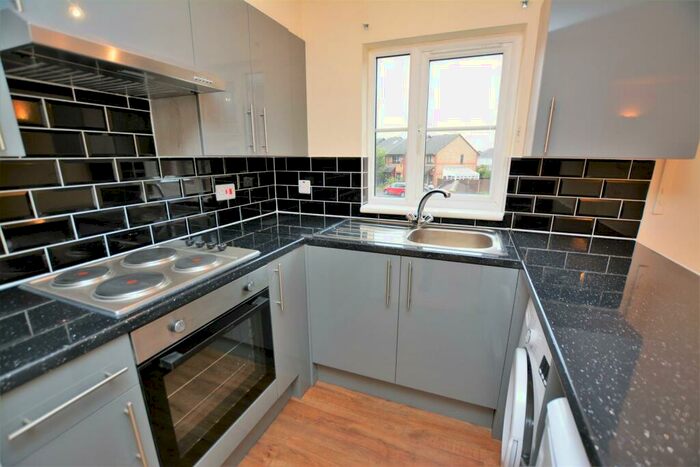 1 Bedroom Apartment To Rent In Lowry Crescent, Colliers Wood Borders, CR4