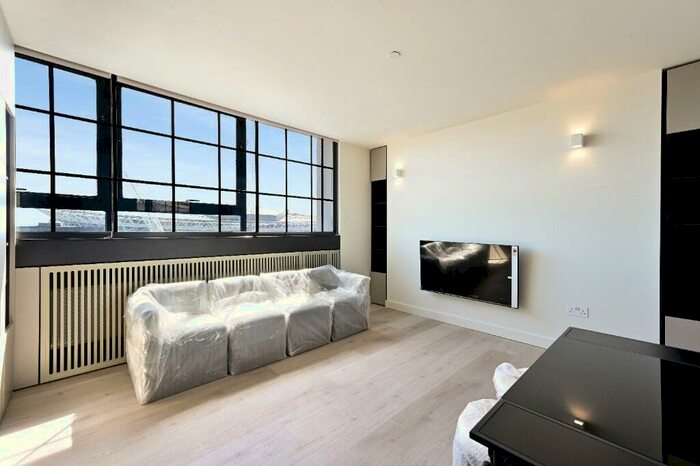 2 Bedroom Flat To Rent In Martins Place, London, SE28