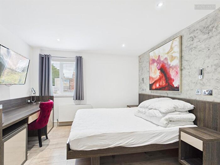 Studio To Rent In Broadway, Peterborough, PE1