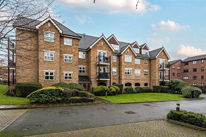 2 Bedroom Flat For Sale In Albemarle Road, Beckenham, BR3