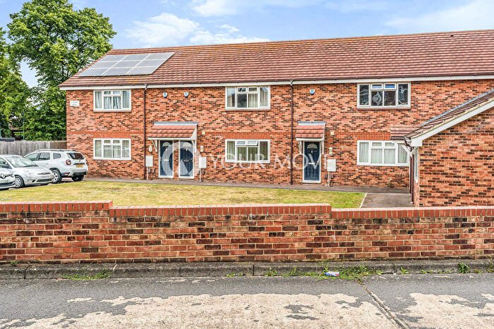 1 Bedroom Flat To Rent In Westerham Close, Gillingham, Kent, ME8