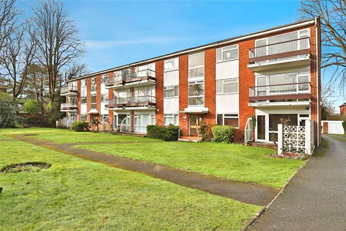 2 Bedroom Flat For Sale In Cavendish Road, Dean Park, Bournemouth, Dorset, BH1
