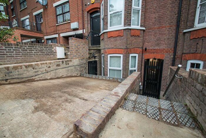 1 Bedroom Flat To Rent In Napier Road, Luton, Bedfordshire, LU1