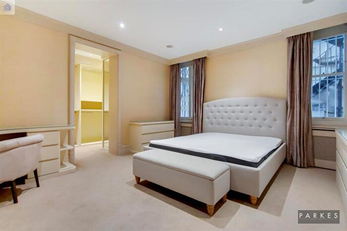 2 Bedroom Apartment To Rent In Harley House, Marylebone, London, NW1
