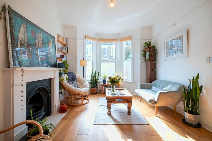 5 Bedroom End Of Terrace House To Rent In Morval Road, London, SW2