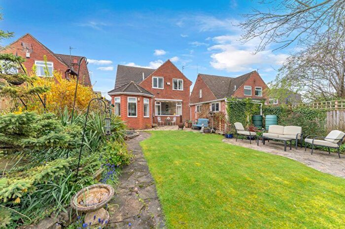 4 Bedroom Detached House For Sale In Canterbury Drive, Grimsby, DN34