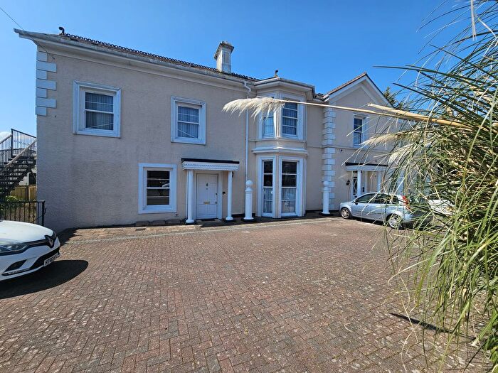 2 Bedroom Flat To Rent In St Margarets Road, Torquay, TQ1