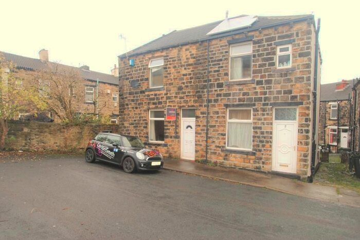 1 Bedroom Terraced House To Rent In Brook Street, Keighley, West Yorkshire, BD21