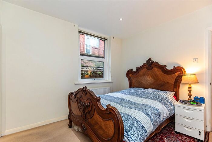 1 Bedroom Flat For Sale In Grassington Road, Eastbourne, BN20