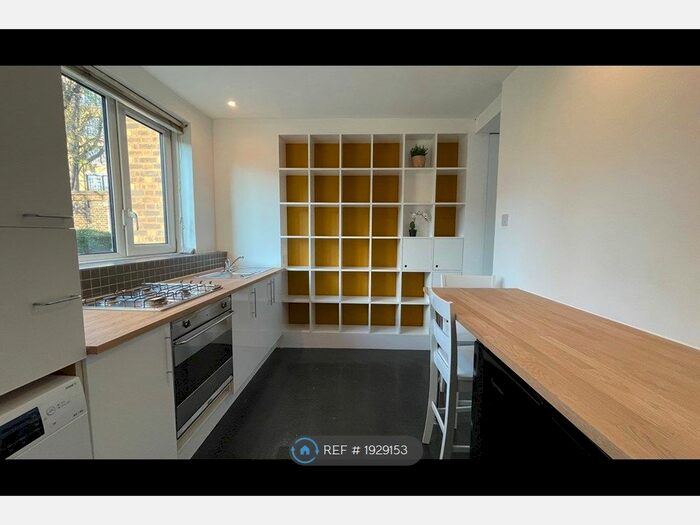 2 Bedroom Maisonette To Rent In Mendham House, London, SE1