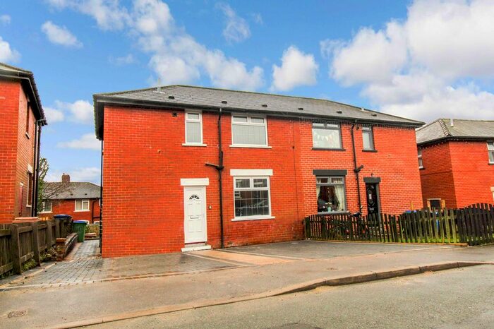 3 Bedroom Semi-Detached House To Rent In Raines Crest, Milnrow, OL16