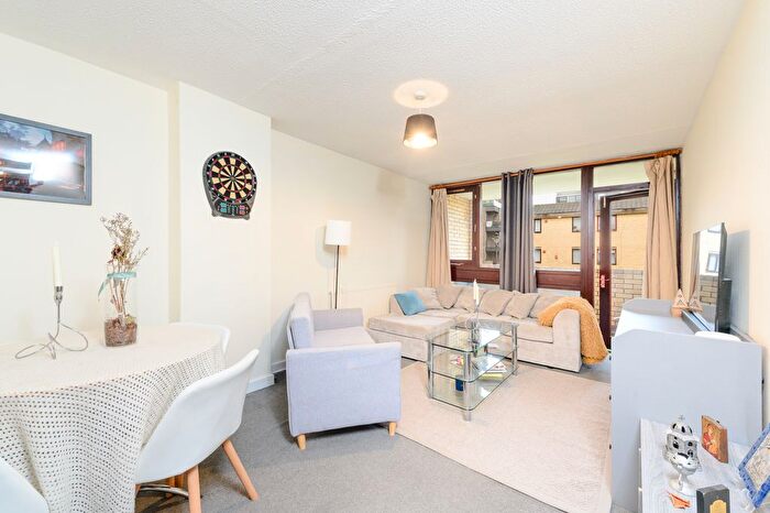 1 Bedroom Flat To Rent In Camden Road, Camden, NW1