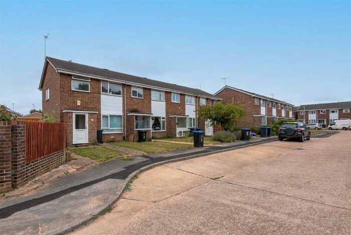 3 Bedroom End Of Terrace House To Rent In Coleridge Close, Goring-By-Sea, Worthing, BN12