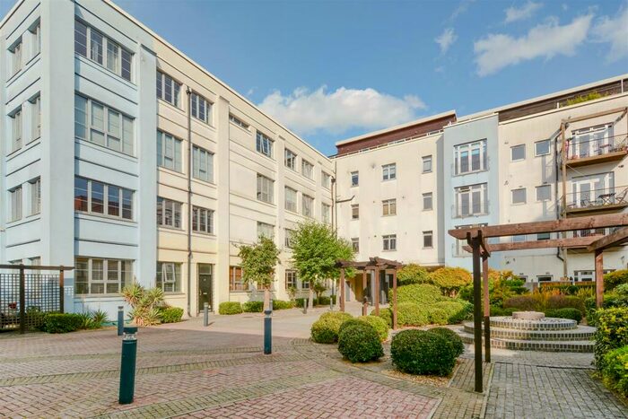 1 Bedroom Flat To Rent In Sunlight Square, London, E2