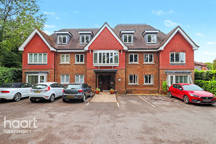 2 Bedroom Apartment For Sale In Boundary Road, Grayshott, GU26