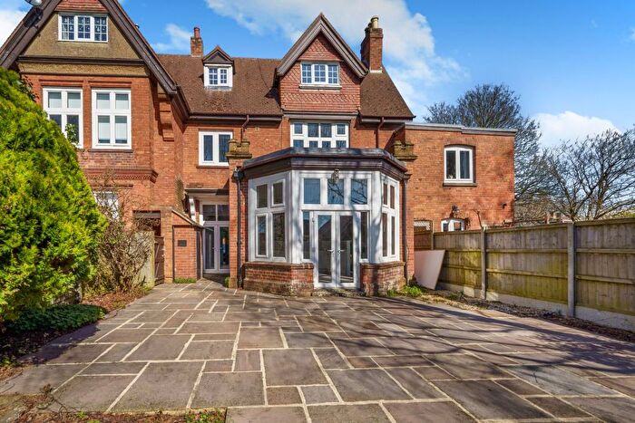 4 Bedroom Terraced House To Rent In Weeping Cross Bodicote, Bodicote, Banbury, OX15